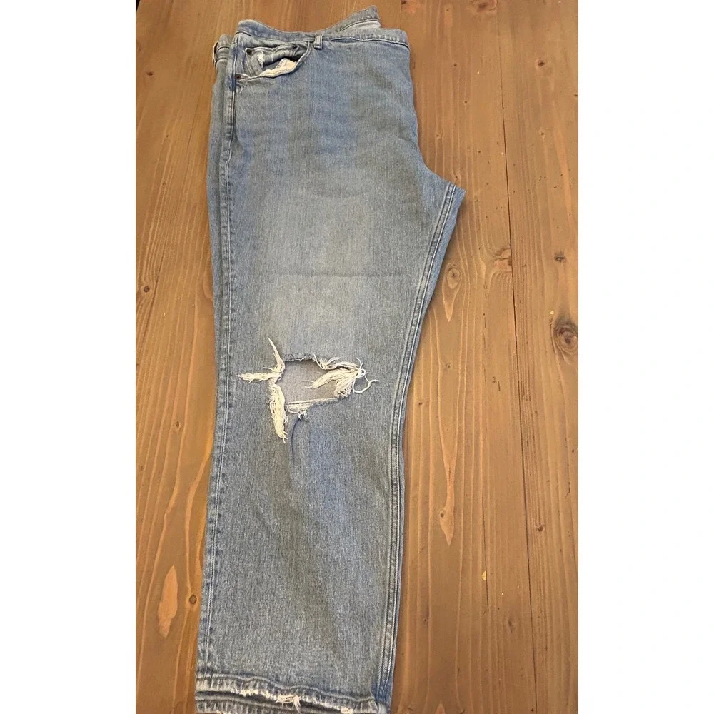 C5 Abercrombie & Fitch 90s Straight Ultra High Rise Distressed Jeans Light  24S